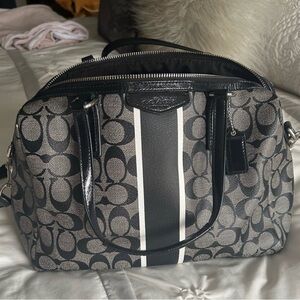 Sold- no longer available -Coach elegant Handbag 👜 💖🥰